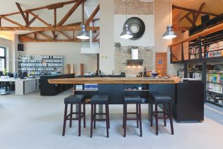 Betondesign Bodenbelag in Betonoptik von Naturo Lübeck, Kunde: Eurocol Architektur